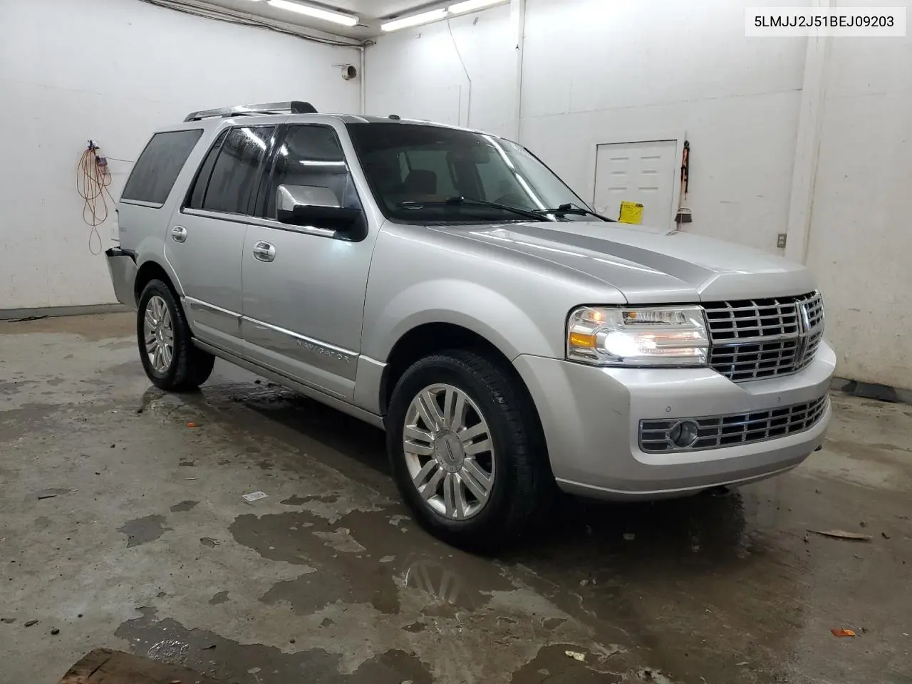 2011 Lincoln Navigator VIN: 5LMJJ2J51BEJ09203 Lot: 52627685