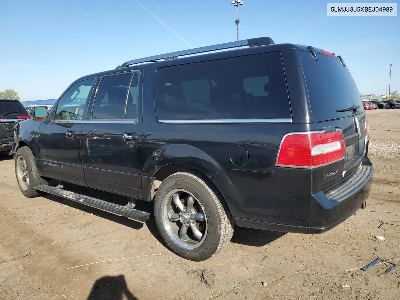 2011 Lincoln Navigator L VIN: 5LMJJ3J5XBEJ04989 Lot: 56669395