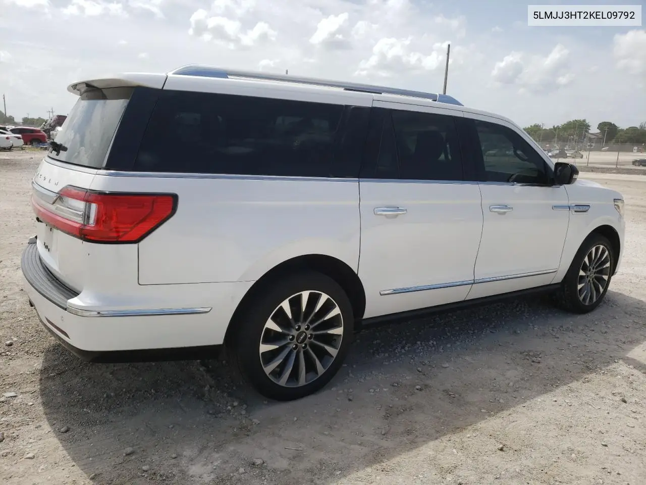 2019 Lincoln Navigator L Select VIN: 5LMJJ3HT2KEL09792 Lot: 62704405
