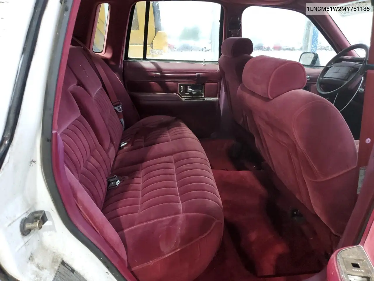 1991 Lincoln Town Car Executive VIN: 1LNCM81W2MY751185 Lot: 59689755