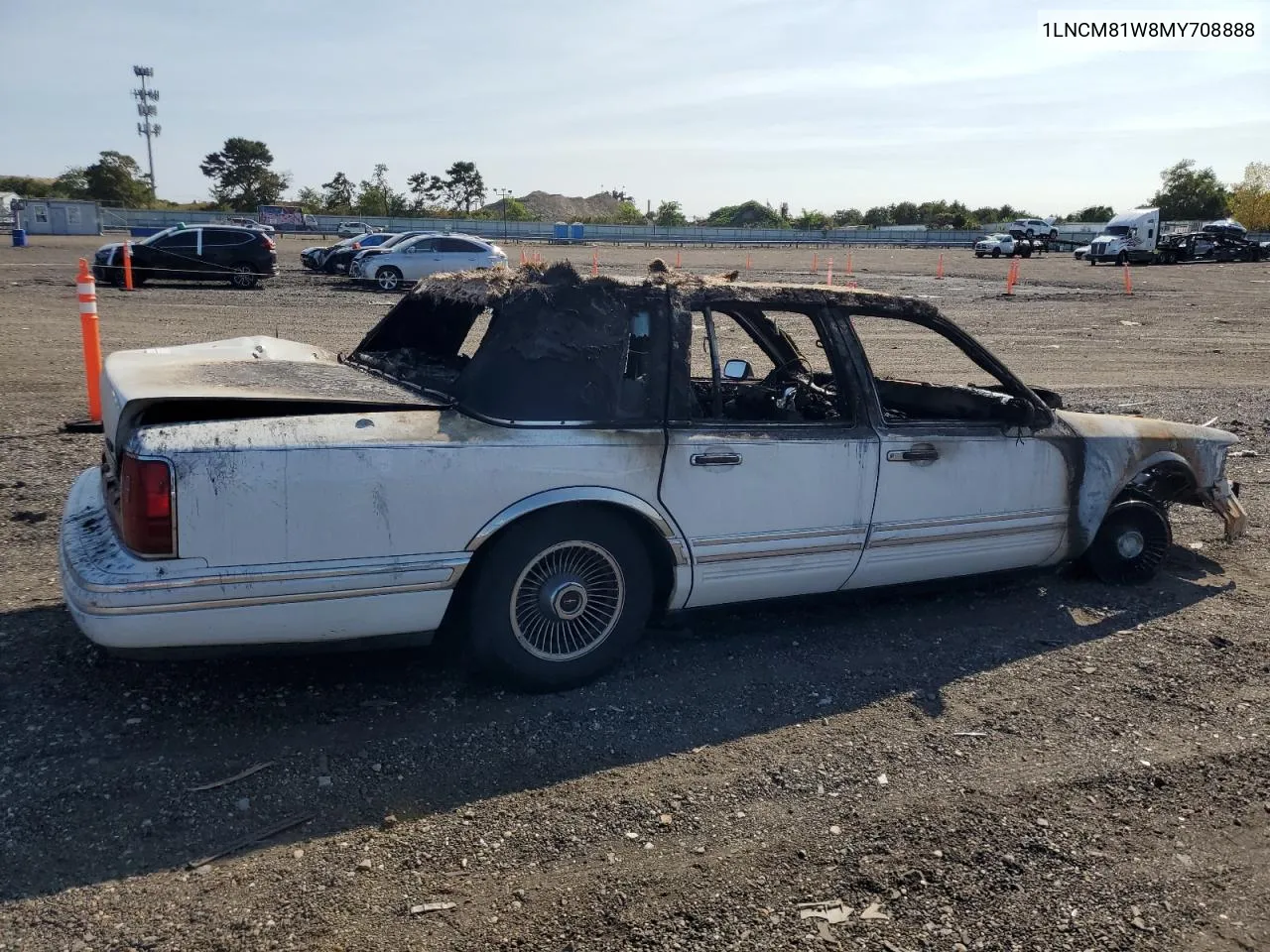 1991 Lincoln Town Car Executive VIN: 1LNCM81W8MY708888 Lot: 70856244