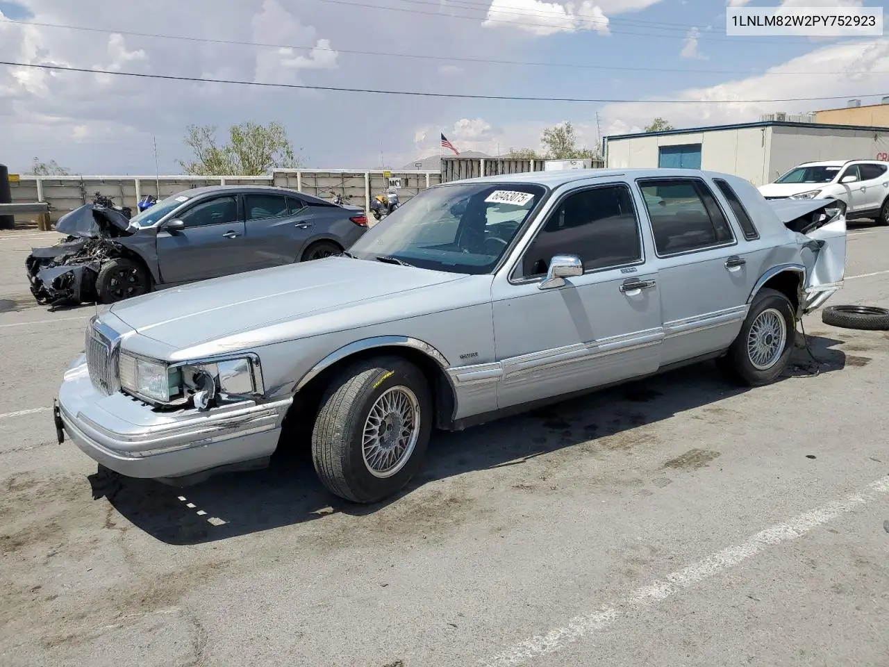 1993 Lincoln Town Car Signature VIN: 1LNLM82W2PY752923 Lot: 60463075
