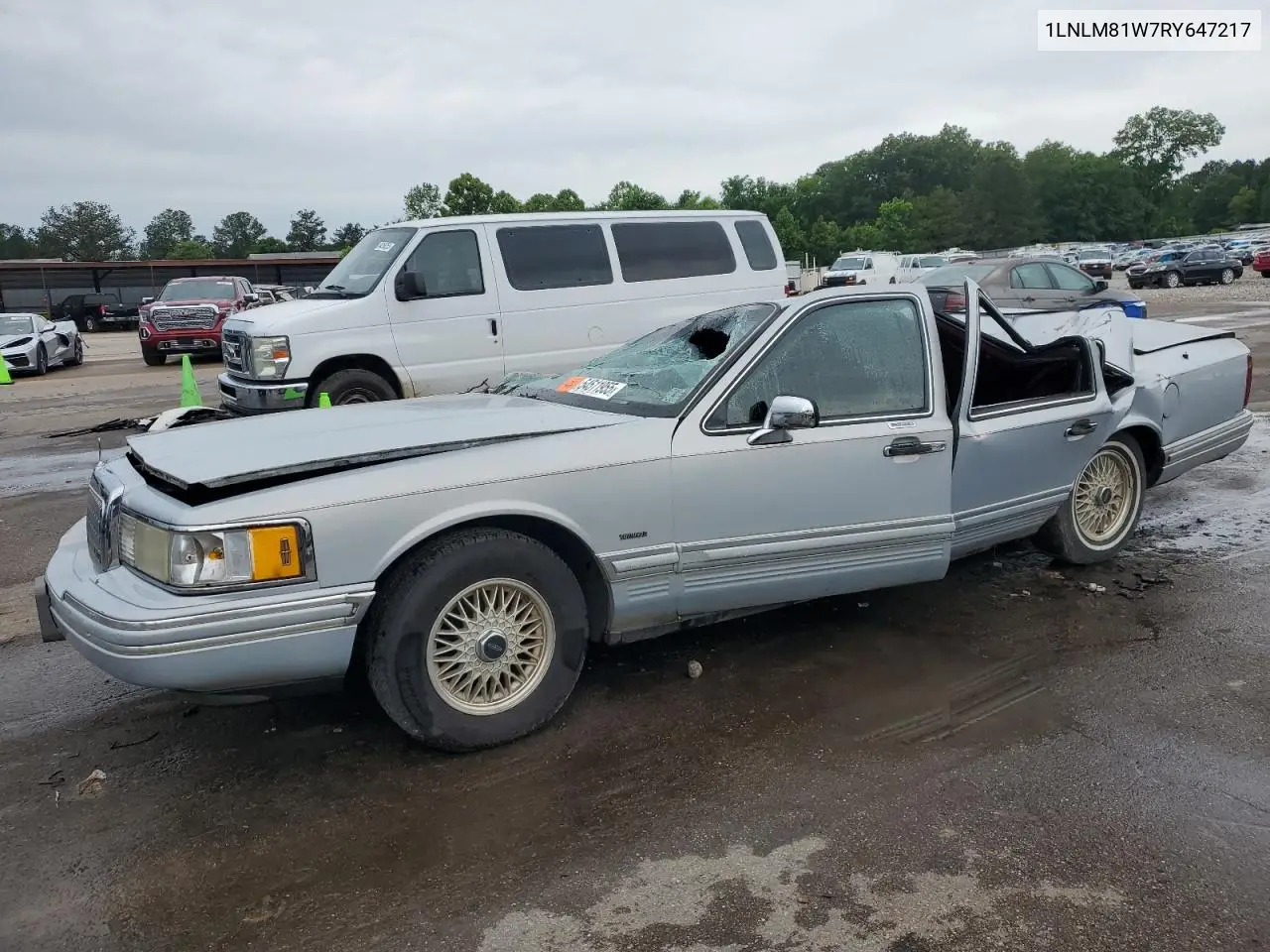 1994 Lincoln Town Car Executive VIN: 1LNLM81W7RY647217 Lot: 54511955