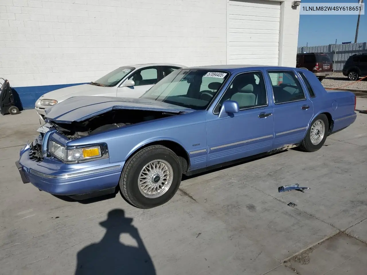1995 Lincoln Town Car Signature VIN: 1LNLM82W4SY618651 Lot: 57094405
