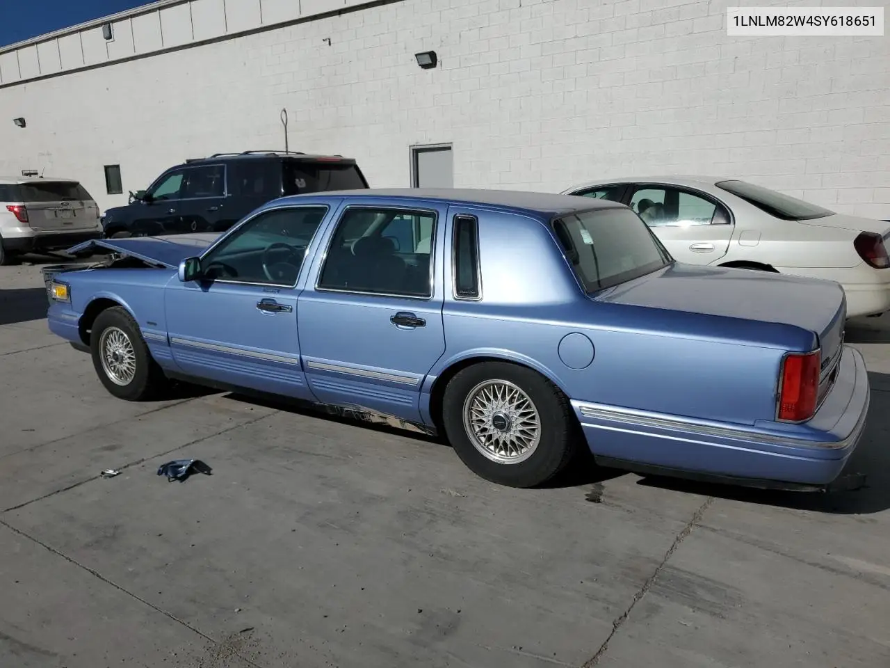 1995 Lincoln Town Car Signature VIN: 1LNLM82W4SY618651 Lot: 57094405