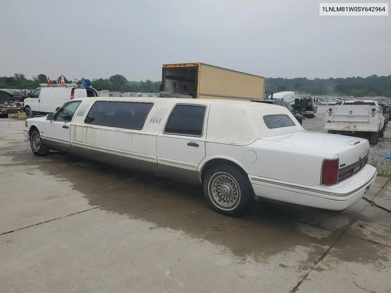 1995 Lincoln Town Car Executive VIN: 1LNLM81W0SY642964 Lot: 60167575