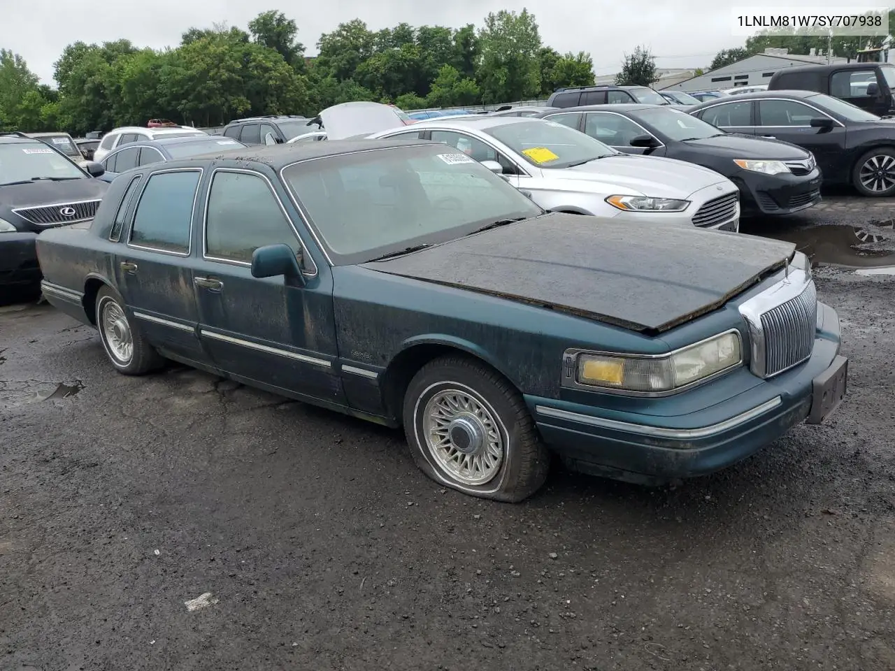 1995 Lincoln Town Car Executive VIN: 1LNLM81W7SY707938 Lot: 61505095