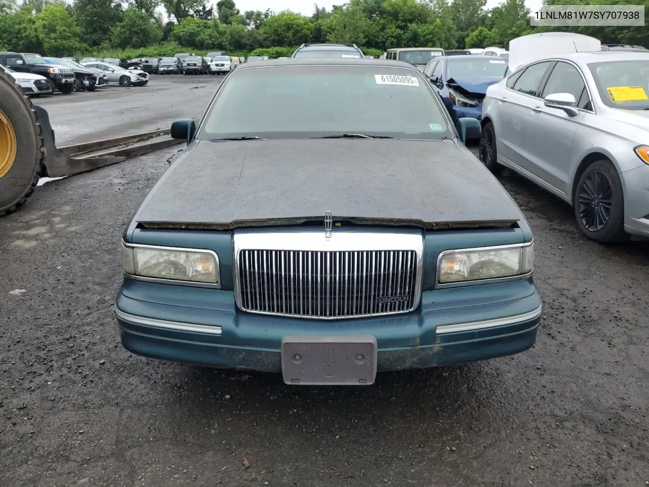 1995 Lincoln Town Car Executive VIN: 1LNLM81W7SY707938 Lot: 61505095
