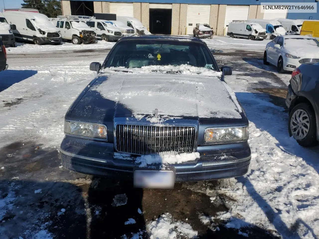 1996 Lincoln Town Car Signature VIN: 1LNLM82W2TY646966 Lot: 44823425