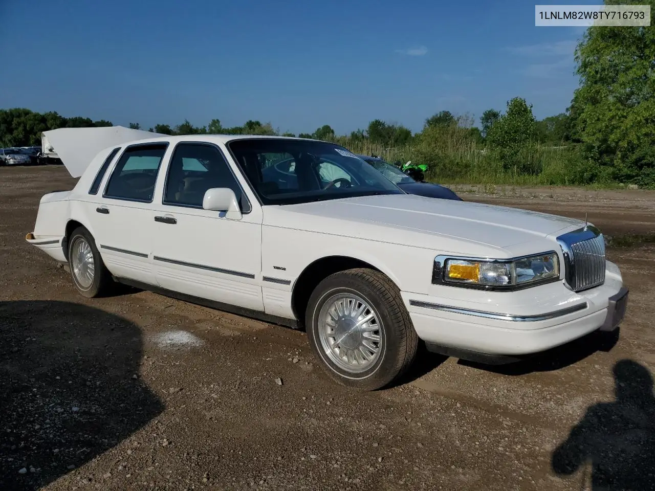 1996 Lincoln Town Car Signature VIN: 1LNLM82W8TY716793 Lot: 61576205