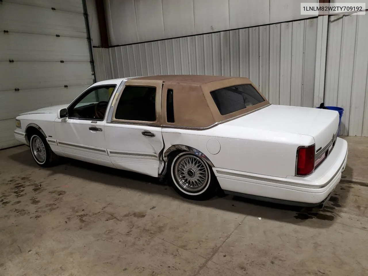 1996 Lincoln Town Car Signature VIN: 1LNLM82W2TY709192 Lot: 72733523