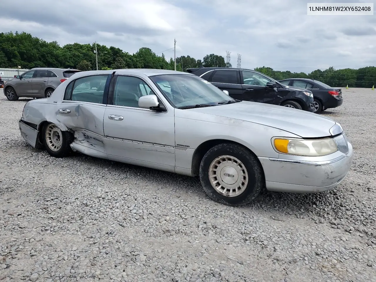 1999 Lincoln Town Car Executive VIN: 1LNHM81W2XY652408 Lot: 57239145