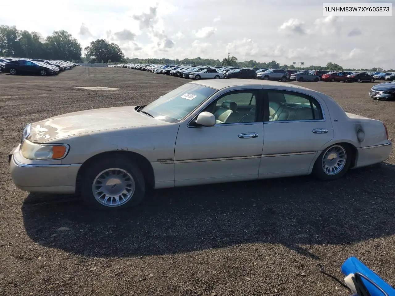 1999 Lincoln Town Car Cartier VIN: 1LNHM83W7XY605873 Lot: 64357805