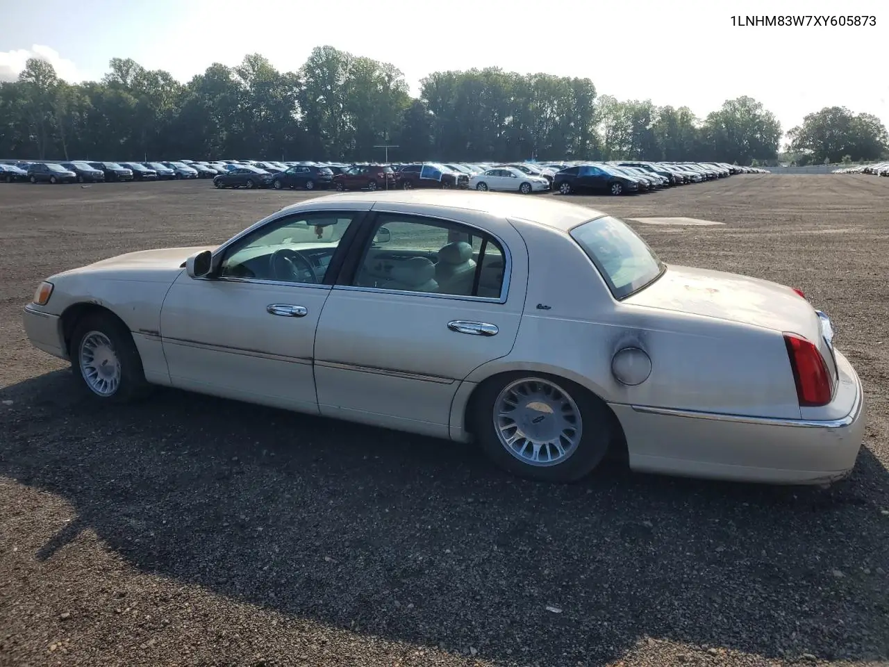 1999 Lincoln Town Car Cartier VIN: 1LNHM83W7XY605873 Lot: 64357805