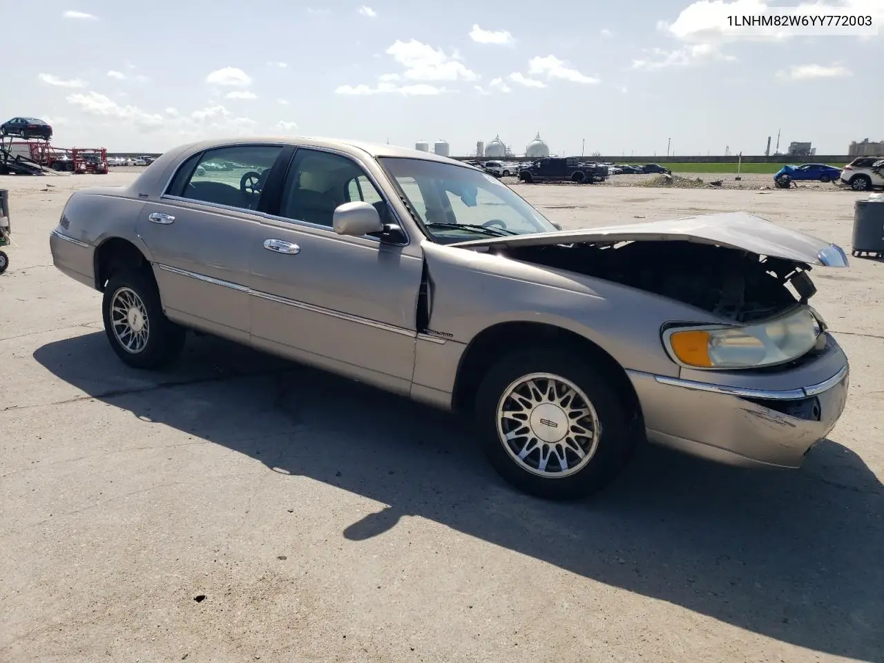 2000 Lincoln Town Car Signature VIN: 1LNHM82W6YY772003 Lot: 61657215
