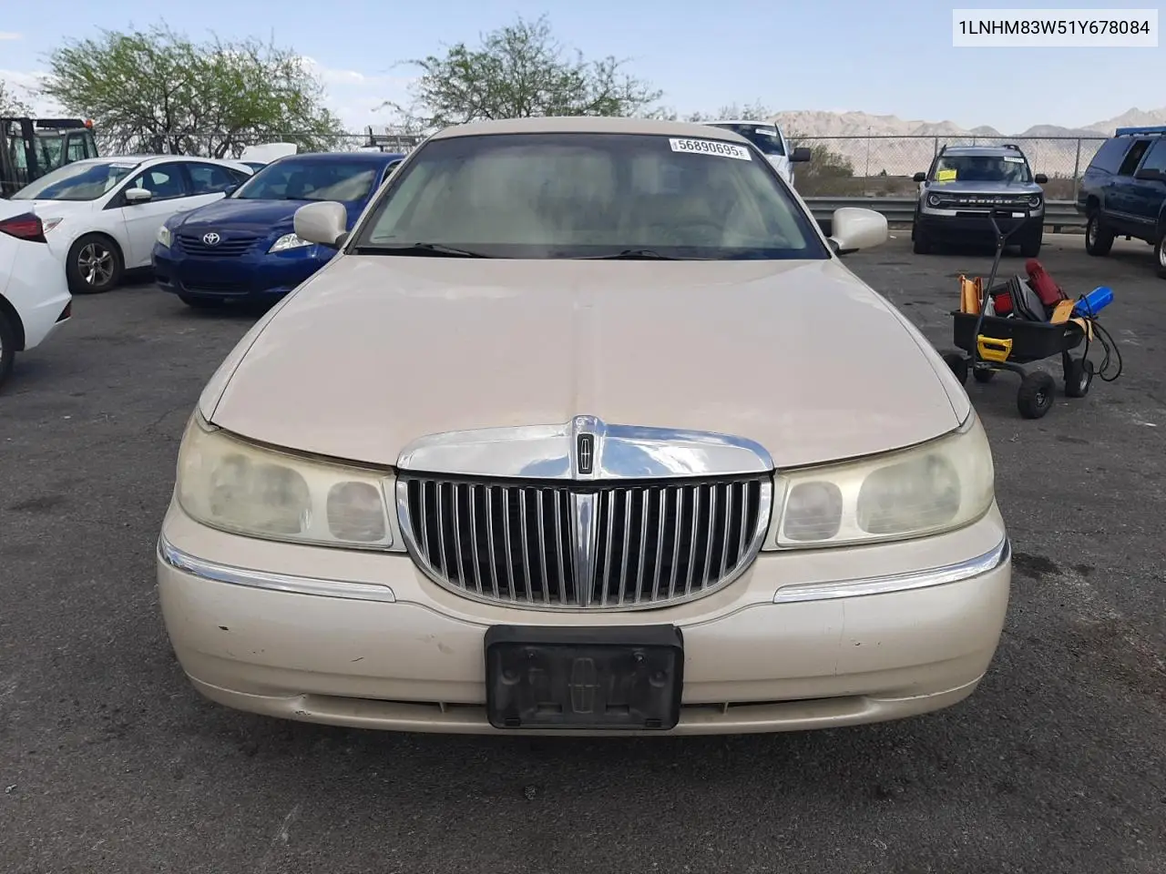 2001 Lincoln Town Car Cartier VIN: 1LNHM83W51Y678084 Lot: 56890695