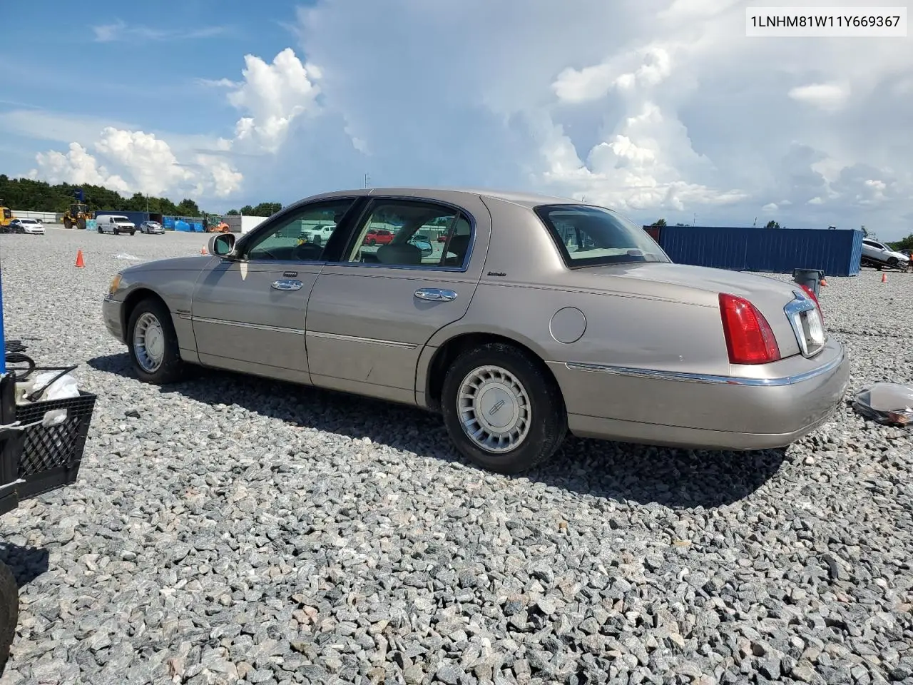 2001 Lincoln Town Car Executive VIN: 1LNHM81W11Y669367 Lot: 61468865