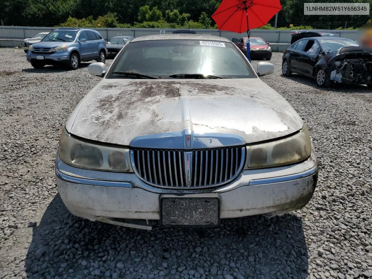 2001 Lincoln Town Car Signature VIN: 1LNHM82W51Y656345 Lot: 62340565
