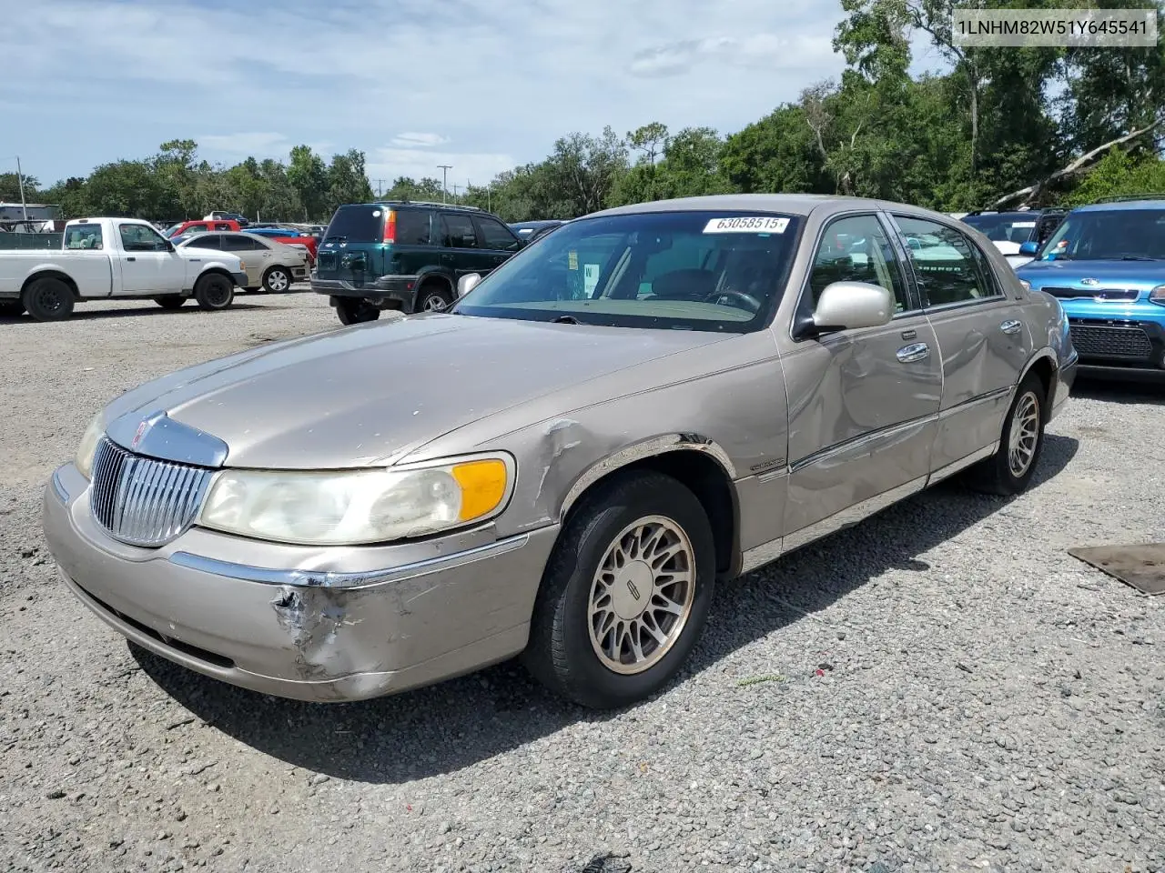 2001 Lincoln Town Car Signature VIN: 1LNHM82W51Y645541 Lot: 63058515