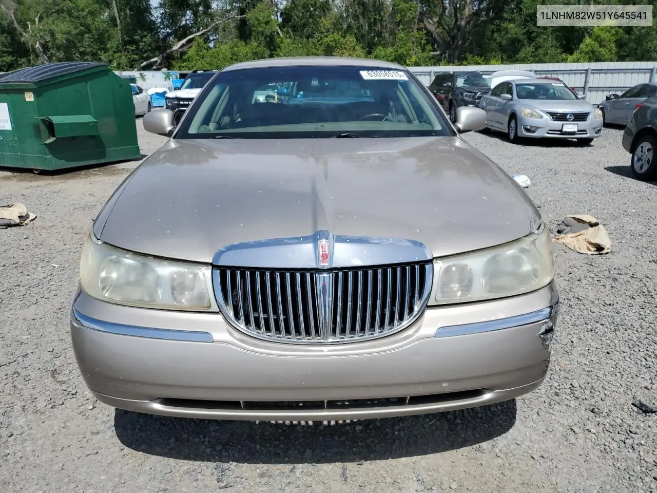 2001 Lincoln Town Car Signature VIN: 1LNHM82W51Y645541 Lot: 63058515