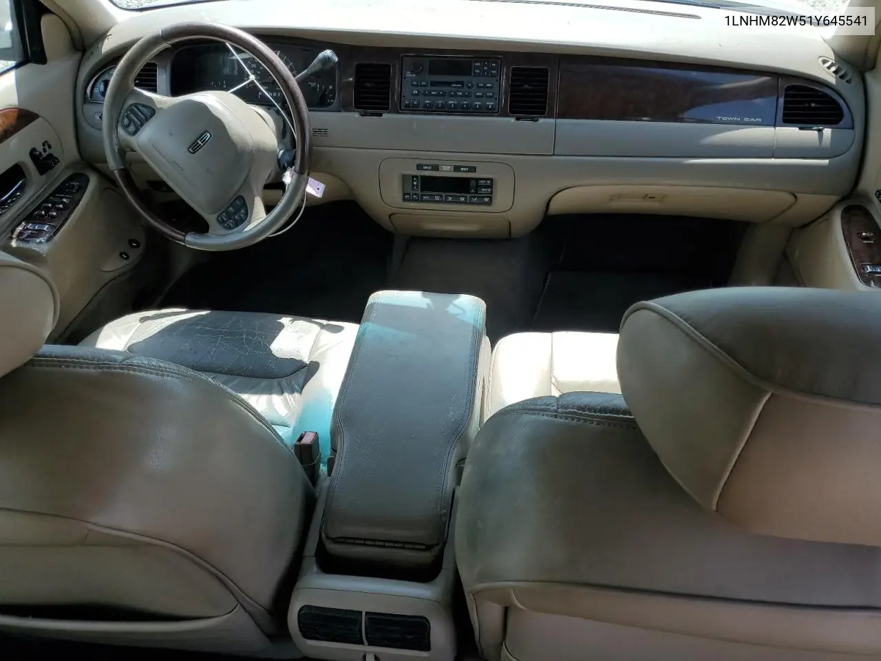 2001 Lincoln Town Car Signature VIN: 1LNHM82W51Y645541 Lot: 63058515