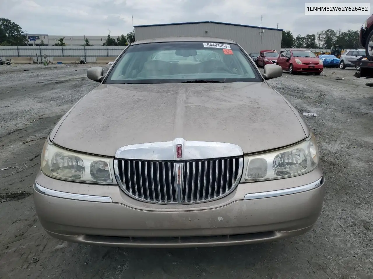 2002 Lincoln Town Car Signature VIN: 1LNHM82W62Y626482 Lot: 64401395