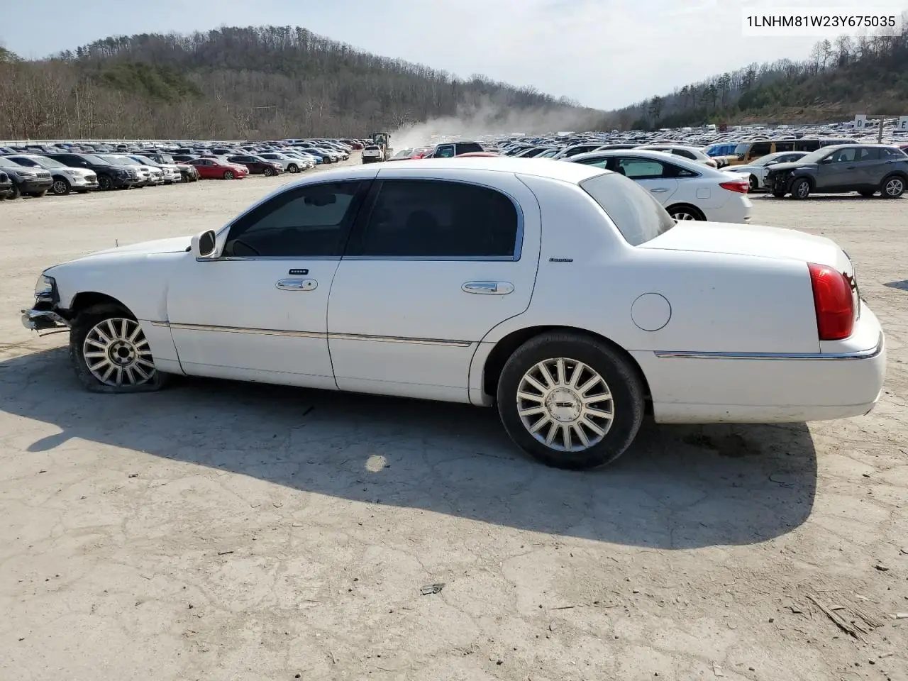 2003 Lincoln Town Car Executive VIN: 1LNHM81W23Y675035 Lot: 49111595