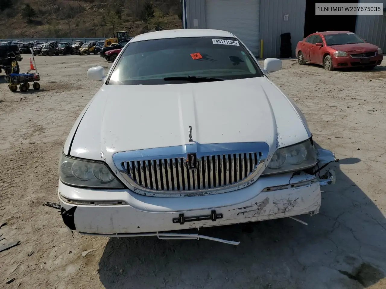 2003 Lincoln Town Car Executive VIN: 1LNHM81W23Y675035 Lot: 49111595