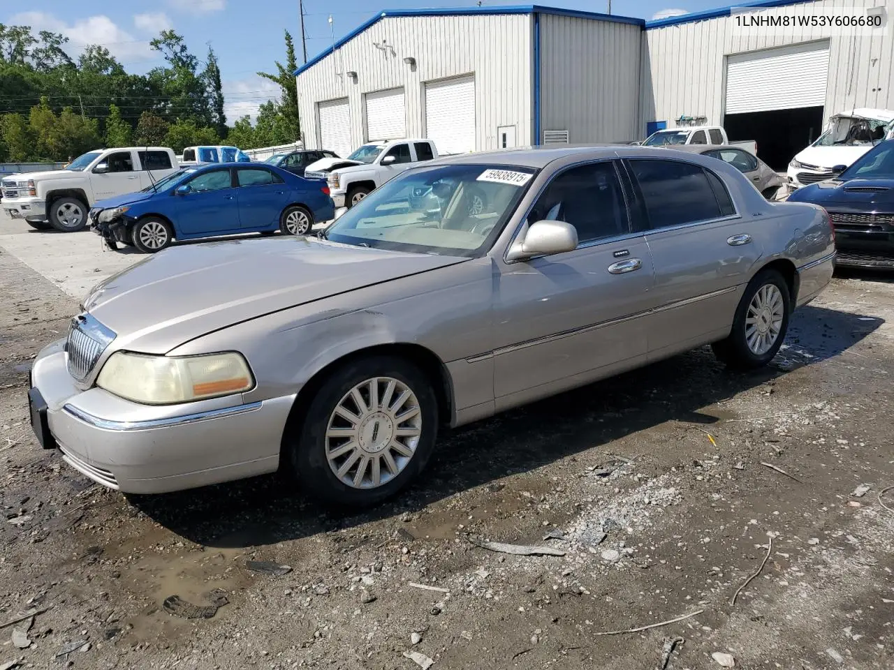 2003 Lincoln Town Car Executive VIN: 1LNHM81W53Y606680 Lot: 59938915