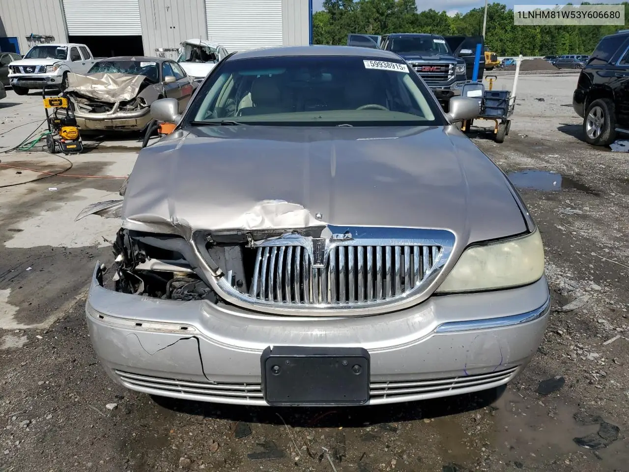 2003 Lincoln Town Car Executive VIN: 1LNHM81W53Y606680 Lot: 59938915