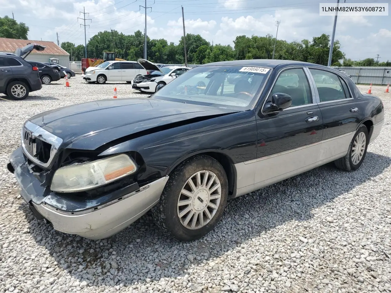 2003 Lincoln Town Car Signature VIN: 1LNHM82W53Y608721 Lot: 61989015