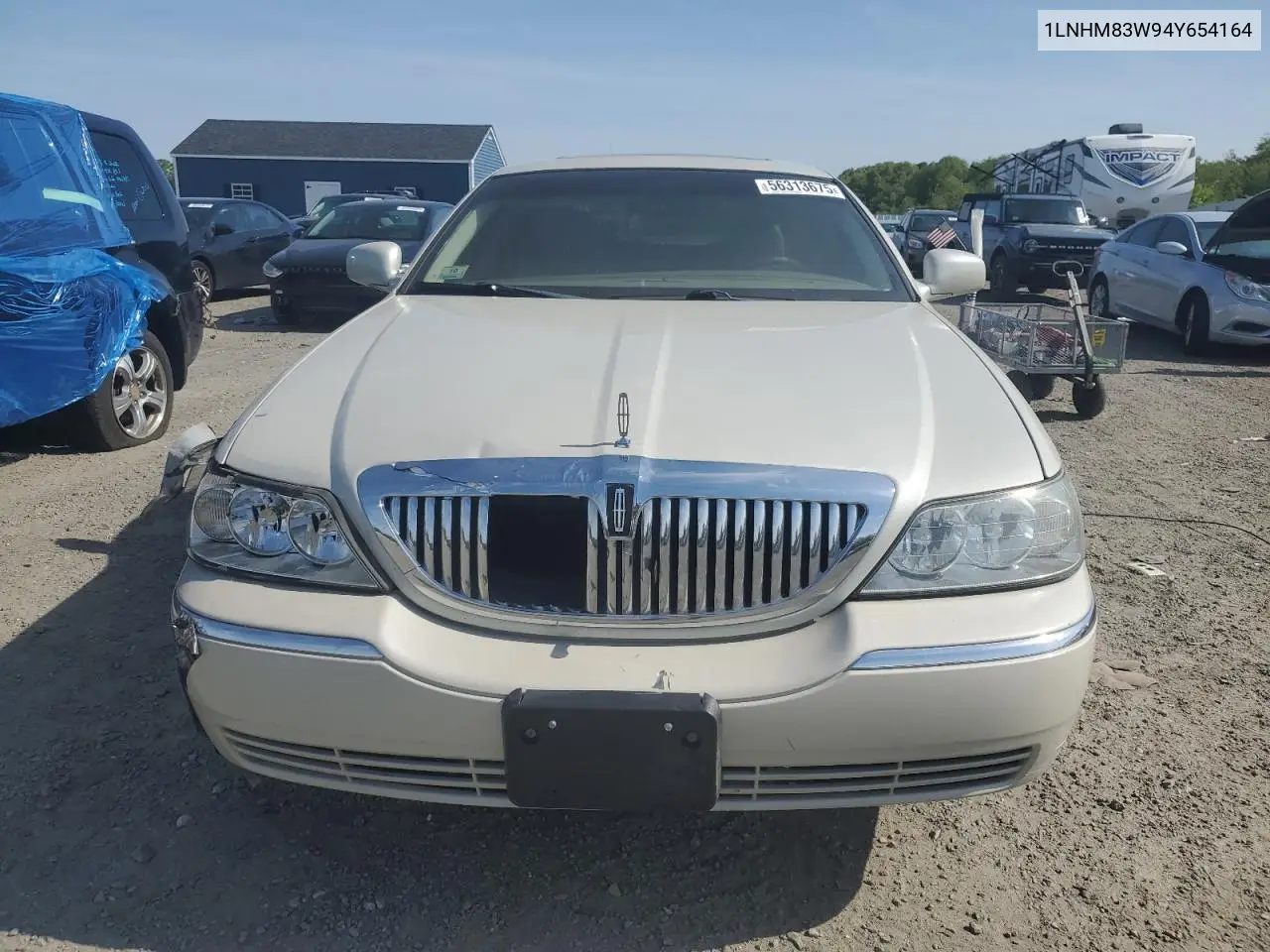 2004 Lincoln Town Car Ultimate VIN: 1LNHM83W94Y654164 Lot: 56313675