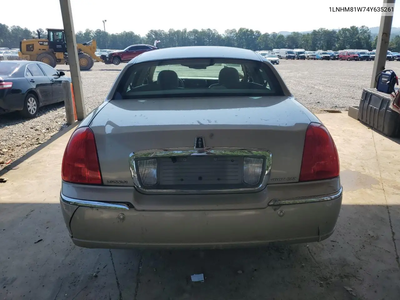 2004 Lincoln Town Car Executive VIN: 1LNHM81W74Y635261 Lot: 61753465