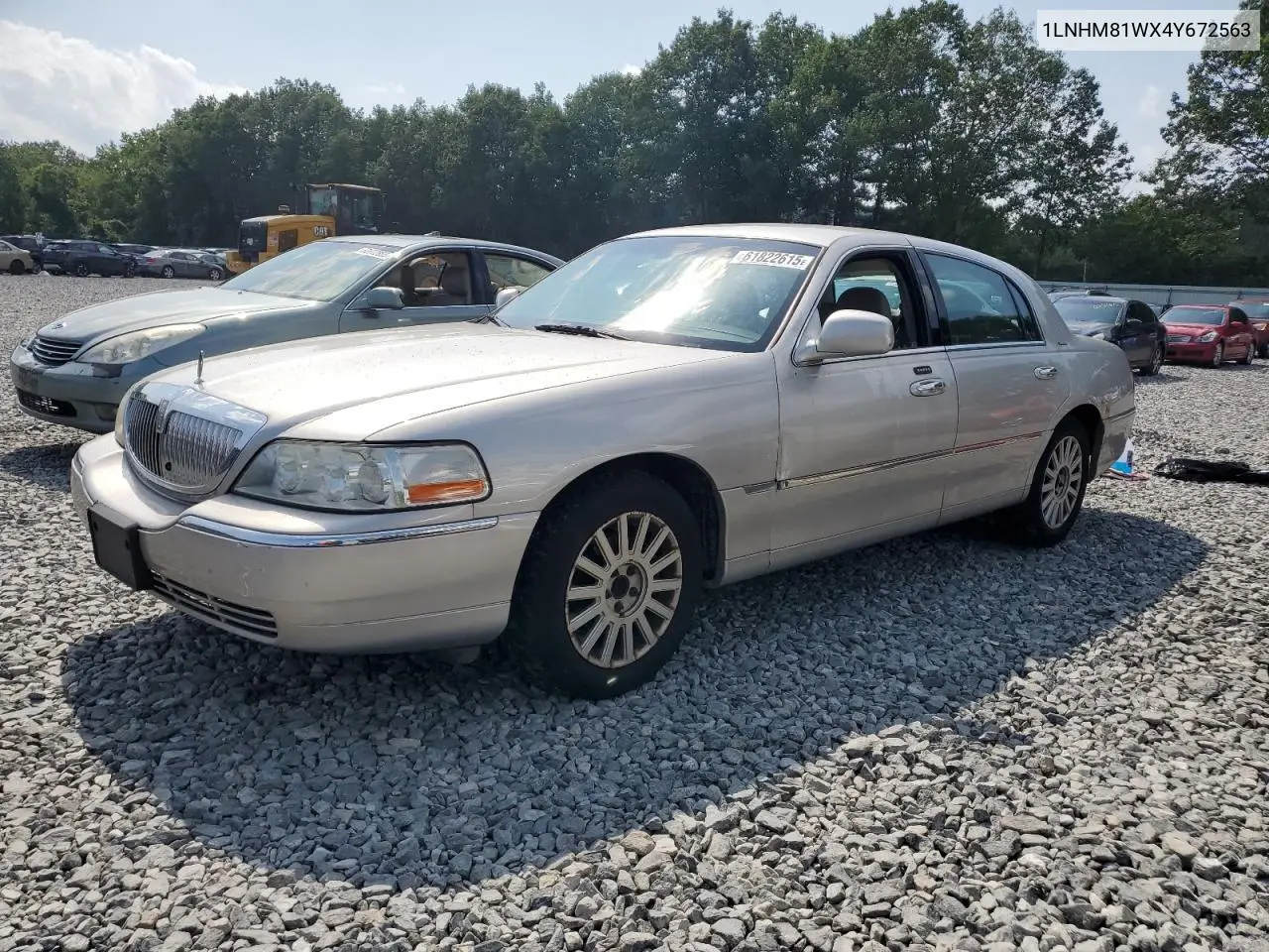 2004 Lincoln Town Car Executive VIN: 1LNHM81WX4Y672563 Lot: 61822615