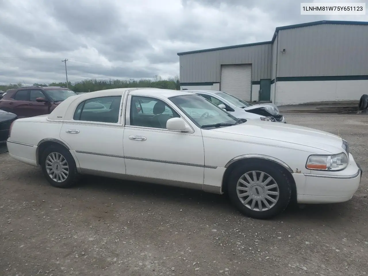 2005 Lincoln Town Car Signature VIN: 1LNHM81W75Y651123 Lot: 57106815