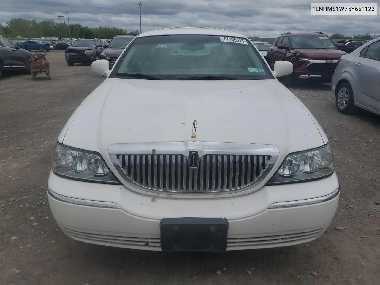 2005 Lincoln Town Car Signature VIN: 1LNHM81W75Y651123 Lot: 57106815