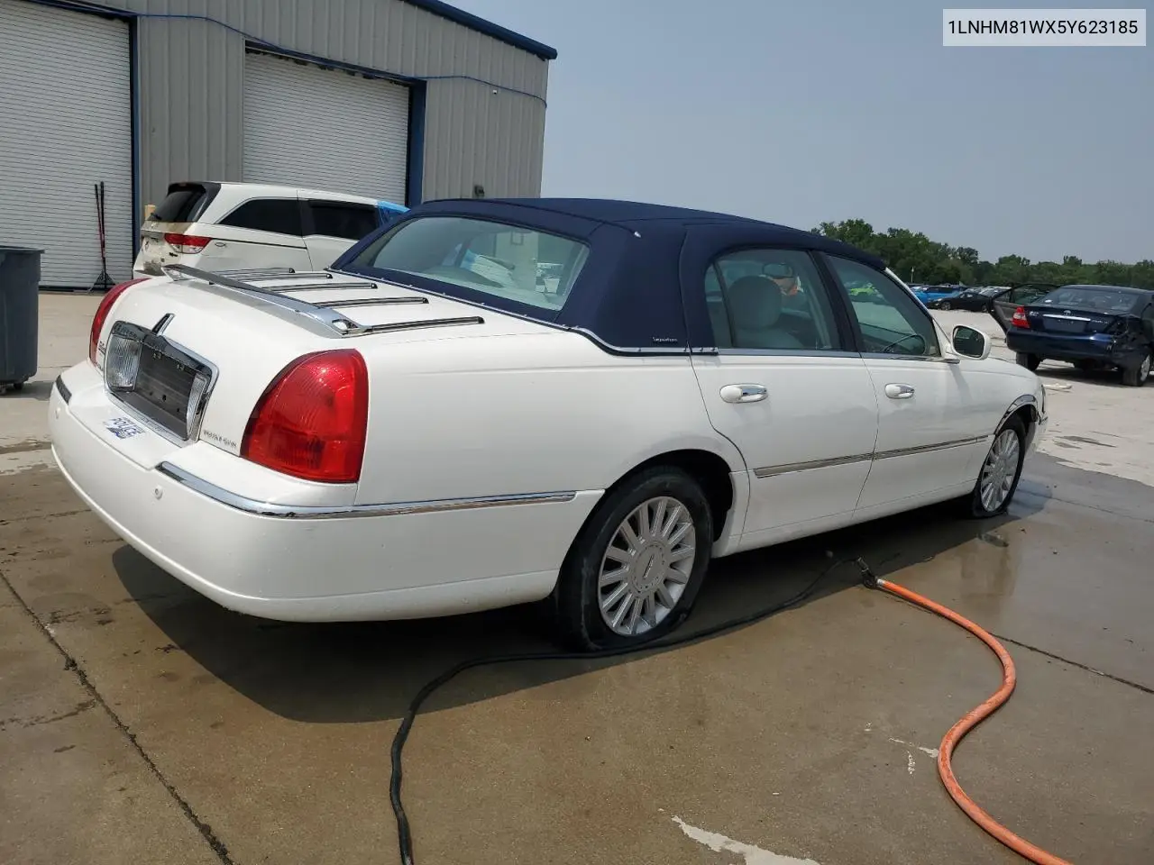 2005 Lincoln Town Car Signature VIN: 1LNHM81WX5Y623185 Lot: 59040285