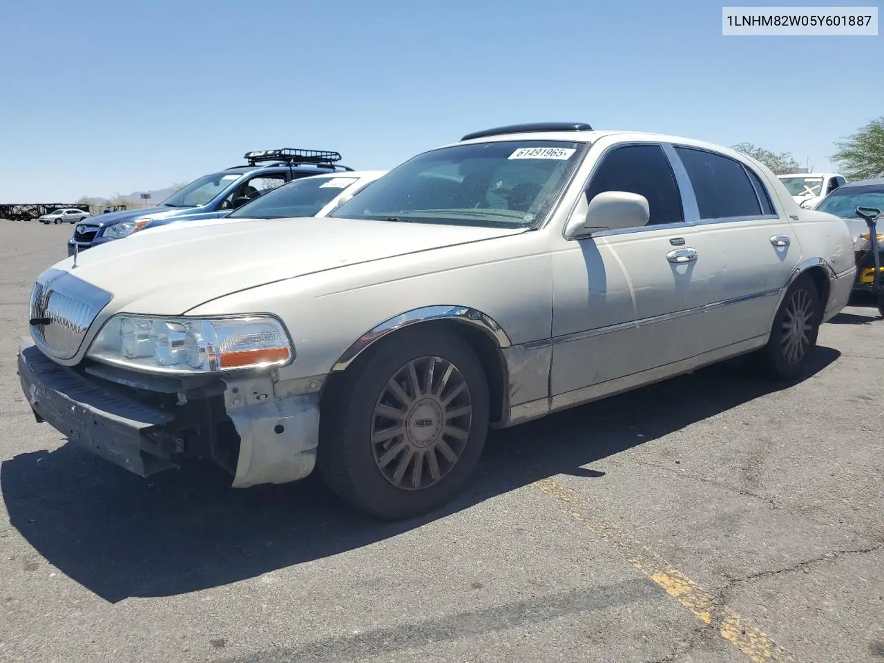 2005 Lincoln Town Car Signature Limited VIN: 1LNHM82W05Y601887 Lot: 61491965