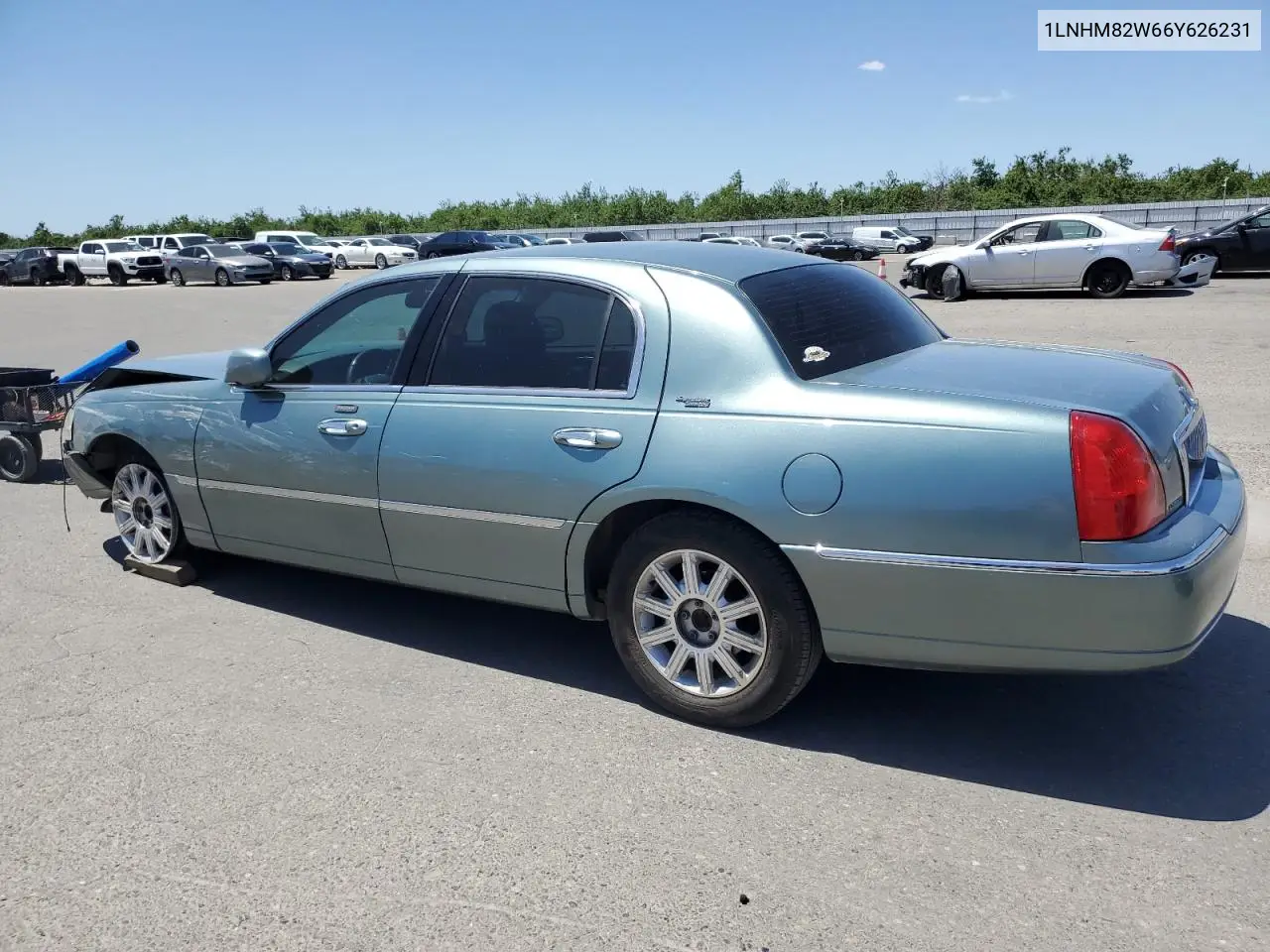 2006 Lincoln Town Car Signature Limited VIN: 1LNHM82W66Y626231 Lot: 57123615