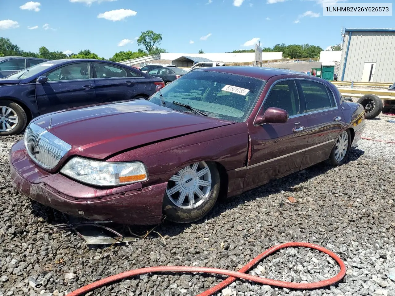 2006 Lincoln Town Car Signature Limited VIN: 1LNHM82V26Y626573 Lot: 57825735