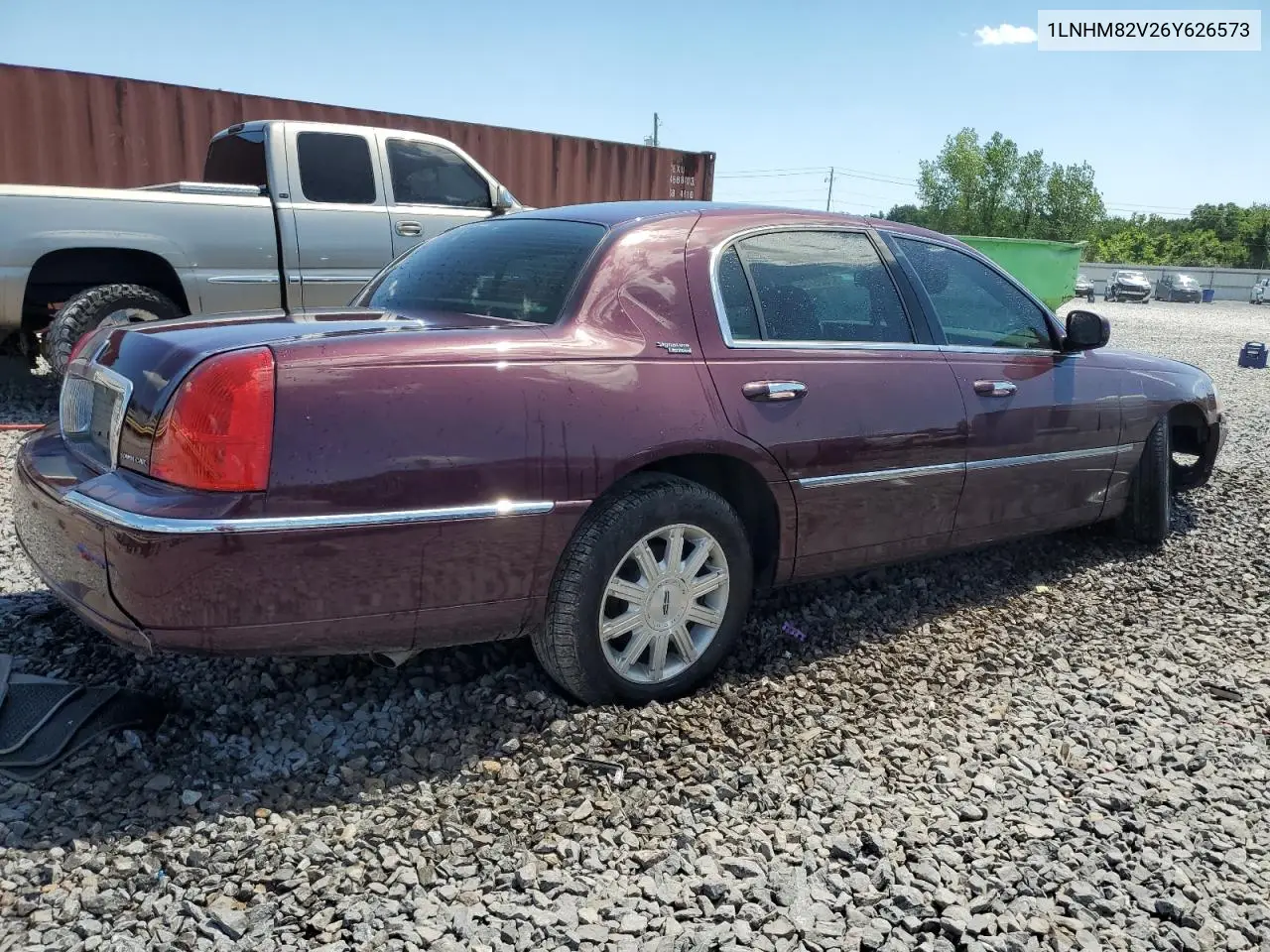 2006 Lincoln Town Car Signature Limited VIN: 1LNHM82V26Y626573 Lot: 57825735