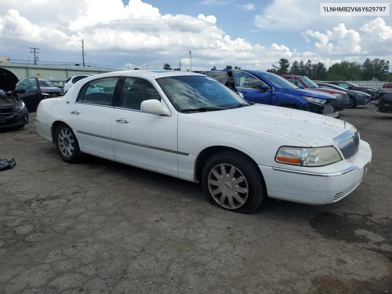2006 Lincoln Town Car Signature Limited VIN: 1LNHM82V66Y629797 Lot: 61481435