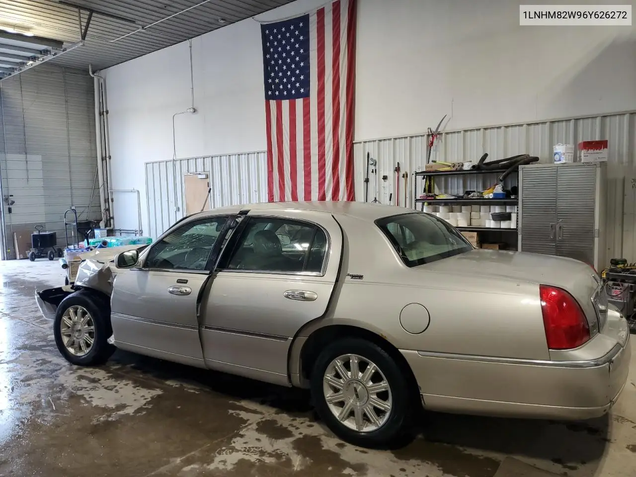2006 Lincoln Town Car Signature Limited VIN: 1LNHM82W96Y626272 Lot: 61566265