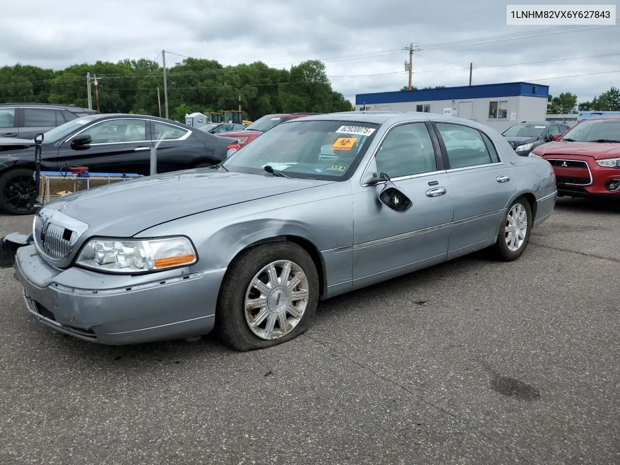 2006 Lincoln Town Car Signature Limited VIN: 1LNHM82VX6Y627843 Lot: 62920075