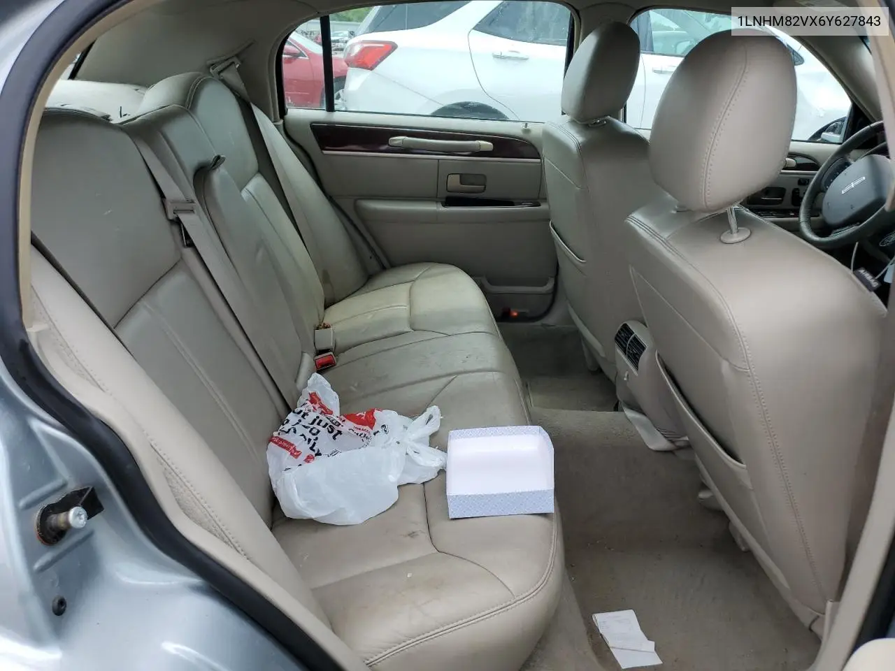 2006 Lincoln Town Car Signature Limited VIN: 1LNHM82VX6Y627843 Lot: 62920075
