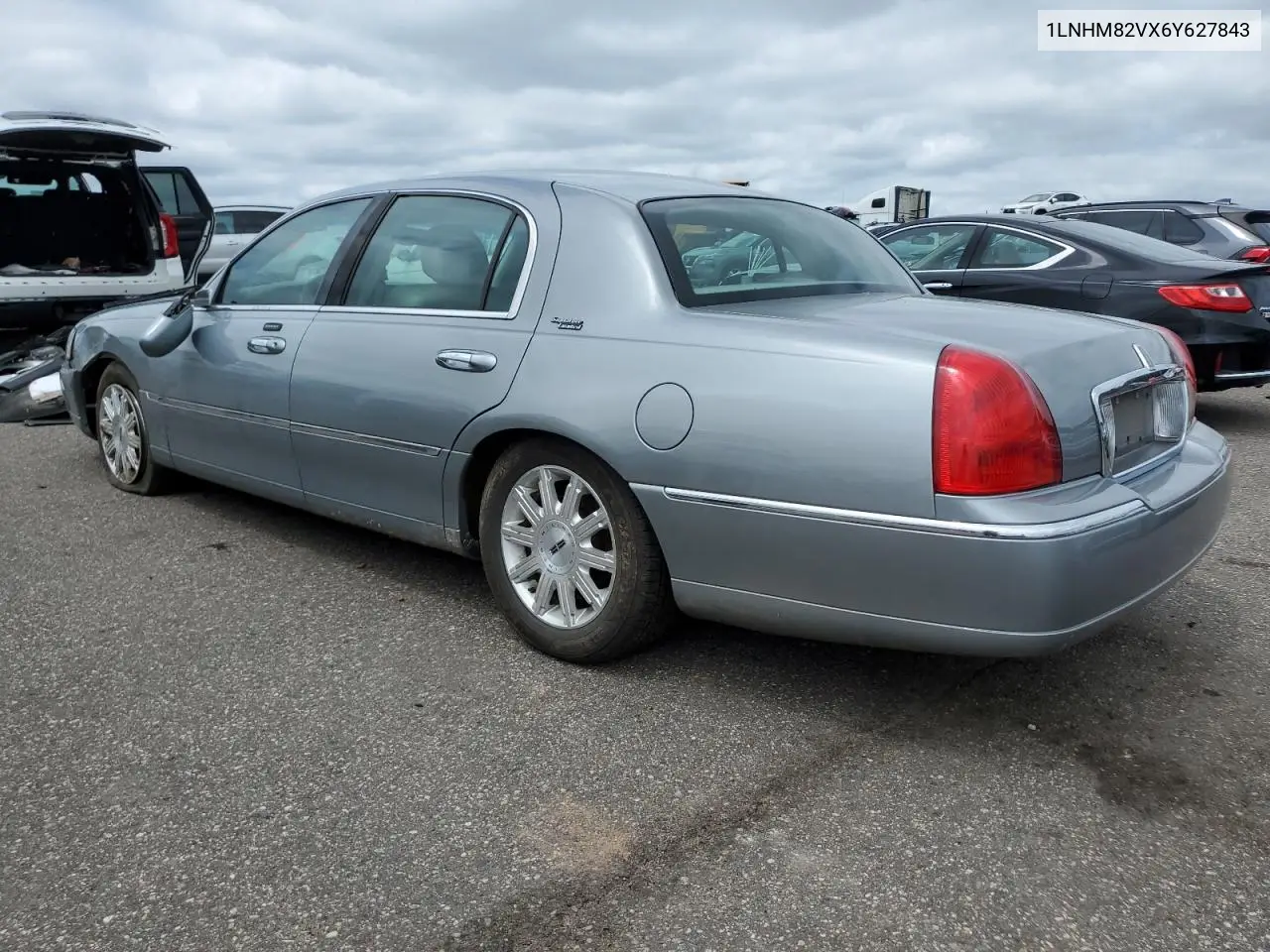 2006 Lincoln Town Car Signature Limited VIN: 1LNHM82VX6Y627843 Lot: 62920075