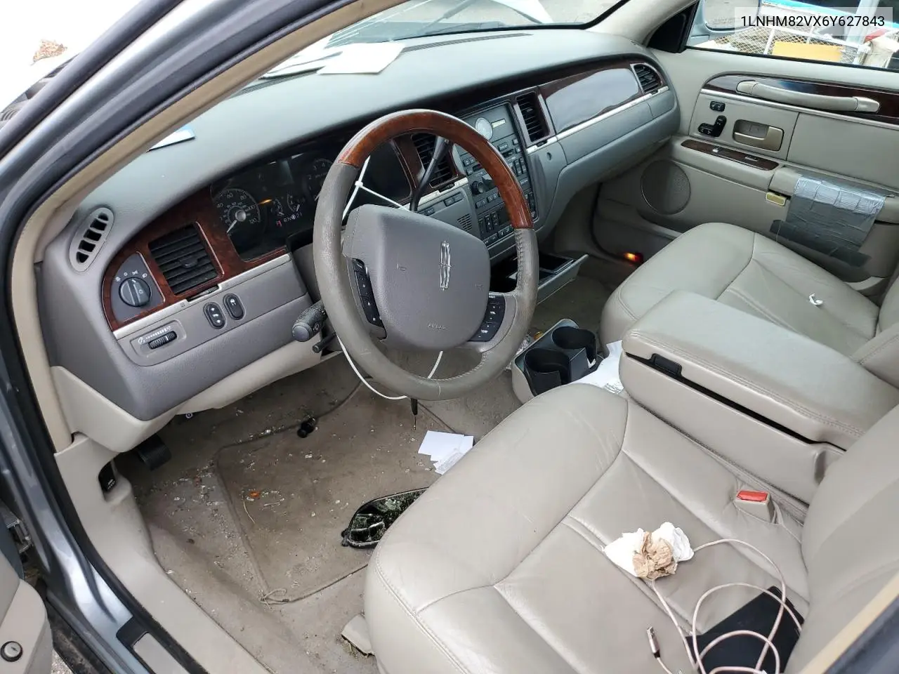 2006 Lincoln Town Car Signature Limited VIN: 1LNHM82VX6Y627843 Lot: 62920075