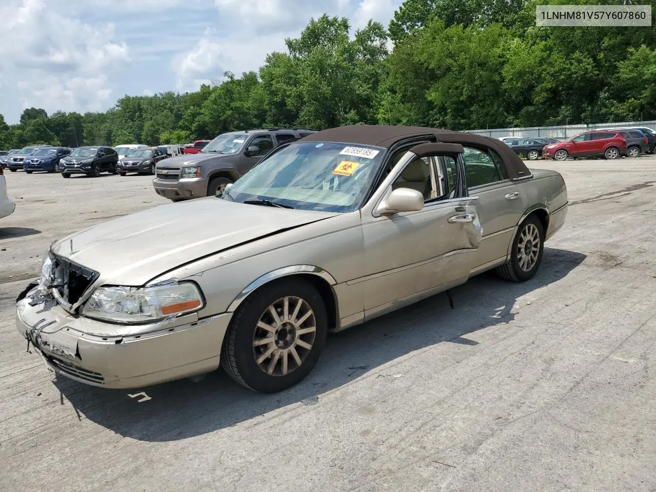 2007 Lincoln Town Car Signature VIN: 1LNHM81V57Y607860 Lot: 62859185