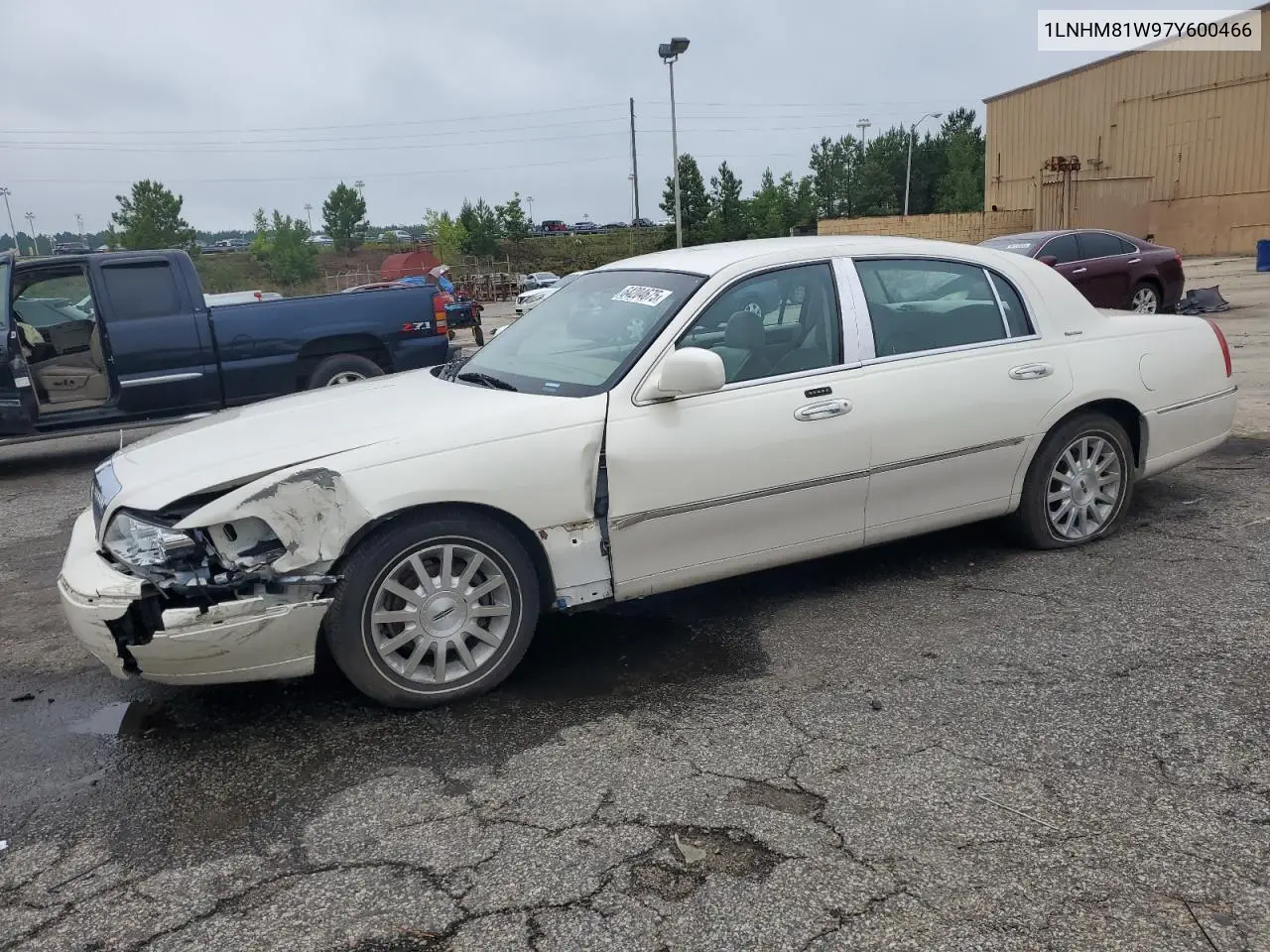 2007 Lincoln Town Car Signature VIN: 1LNHM81W97Y600466 Lot: 64204675