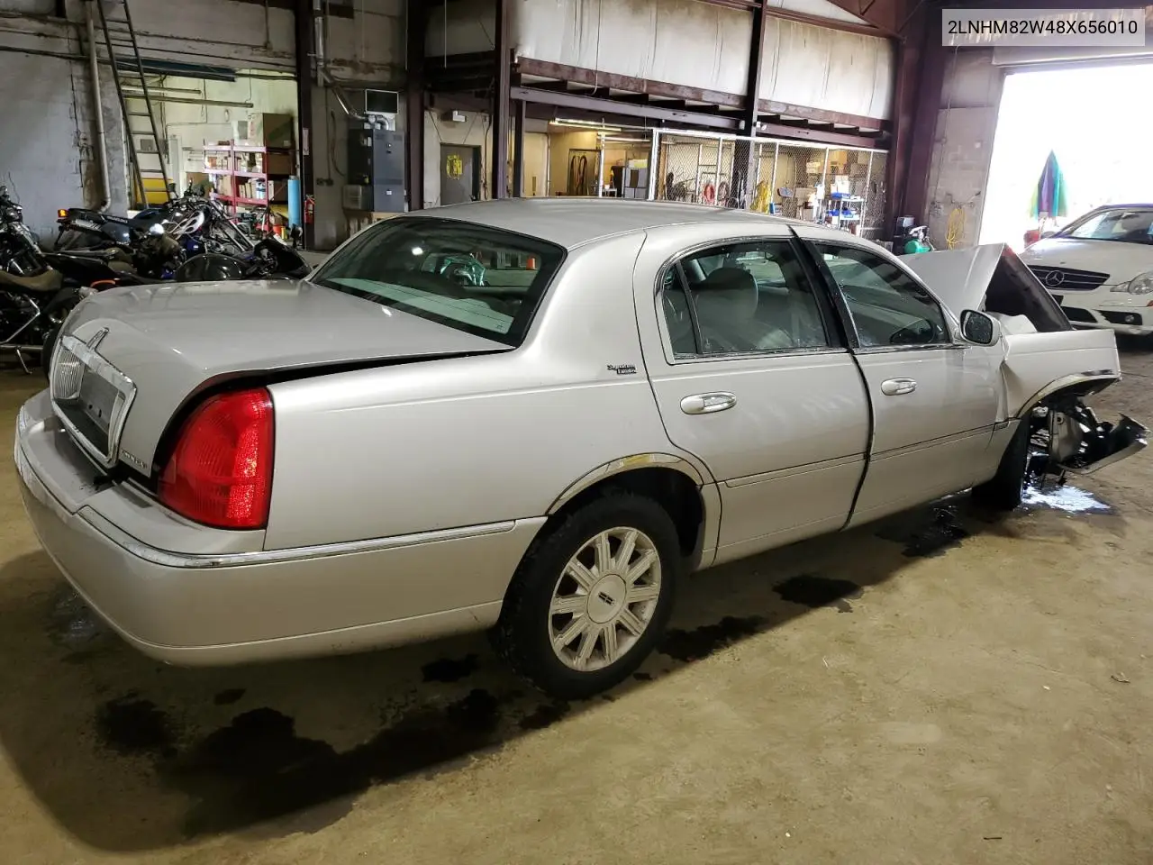 2008 Lincoln Town Car Signature Limited VIN: 2LNHM82W48X656010 Lot: 62636395